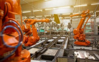 5 Key Ways To Successfully Adopt Industry 4.0 In Your Manufacturing Business